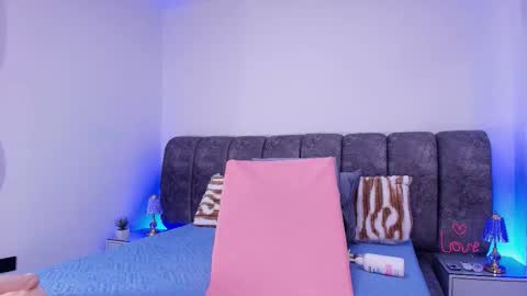 Snapshot of sweegirl_ chatting on 11/22/25, 12:04 Debora online show from 11/22/25, 12:04