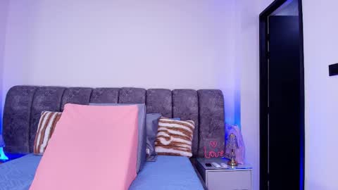 Snapshot of sweegirl_ chatting on 11/27/25, 11:56 Debora online show from 11/27/25, 11:56