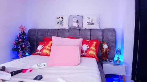 Snapshot of sweegirl_ chatting on 12/05/25, 11:52 Debora online show from 12/05/25, 11:52