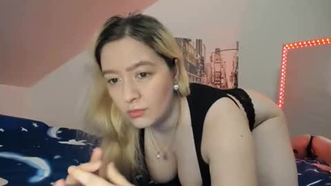 Snapshot of sweet4you1992 chatting on 05/16/26, 09:35 Anne Marie online show from 05/16/26, 09:35