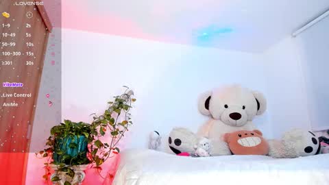 Snapshot of sweet__little_doll chatting on 10/11/25, 10:25 LISSA online show from 10/11/25, 10:25