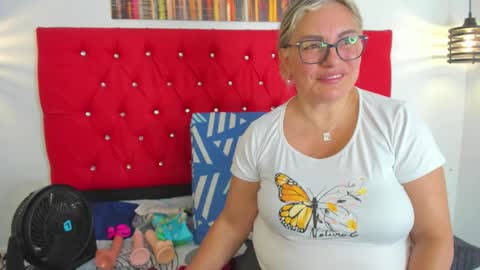 Carolina online show from 09/25/25, 03:05