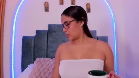 sweet__mel_ online show from 06/10/26, 11:20