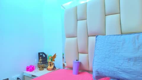 Amye  online show from 10/21/25, 07:14