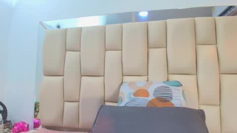 Amye  online show from 11/25/25, 07:47