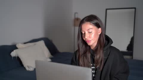 Dorothea online show from 10/26/25, 09:42