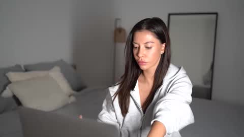 Dorothea online show from 10/31/25, 09:49