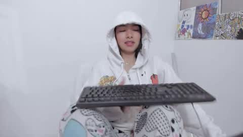 Julieta online show from 11/25/25, 05:24