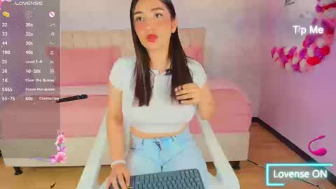Snapshot of sweet_artemiis chatting on 11/15/25, 10:26 sweet_artemiis online show from 11/15/25, 10:26