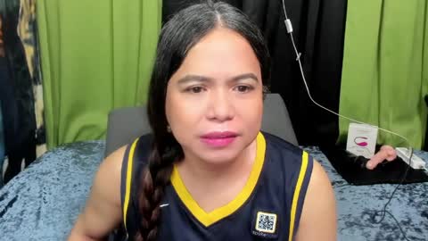 Snapshot of sweet_asiants_4u chatting on 04/28/26, 12:42 izza izzasweet online show from 04/28/26, 12:42