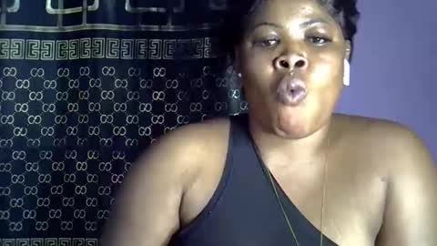 Snapshot of sweet_baby06 chatting on 10/24/25, 11:23 baby girl online show from 10/24/25, 11:23