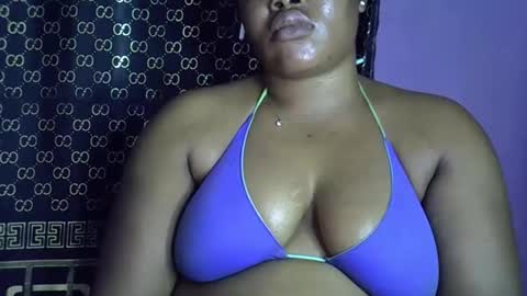 Snapshot of sweet_baby27 chatting on 10/15/25, 12:22 sweet baby online show from 10/15/25, 12:22