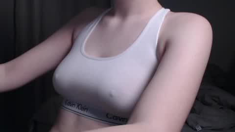 Snapshot of sweet_baby_kate chatting on 12/03/24, 04:39 Kate and Erica online show from 12/03/24, 04:39