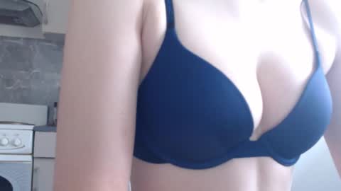 Snapshot of sweet_baby_kate chatting on 10/07/25, 08:00 Kate and Erica online show from 10/07/25, 08:00