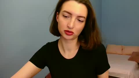 Snapshot of sweet_baby_miranda_ chatting on 12/12/24, 12:27 Miranda online show from 12/12/24, 12:27