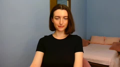 Snapshot of sweet_baby_miranda_ chatting on 12/12/24, 03:32 Miranda online show from 12/12/24, 03:32