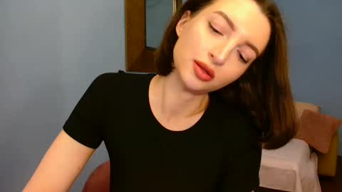 Snapshot of sweet_baby_miranda_ chatting on 12/14/24, 12:44 Miranda online show from 12/14/24, 12:44