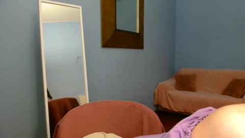 Snapshot of sweet_baby_miranda_ chatting on 01/14/25, 12:11 Miranda online show from 01/14/25, 12:11