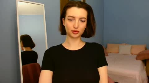 Snapshot of sweet_baby_miranda_ chatting on 02/03/25, 01:09 Miranda online show from 02/03/25, 01:09