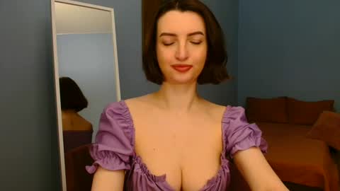 Snapshot of sweet_baby_miranda_ chatting on 02/09/25, 01:44 Miranda online show from 02/09/25, 01:44