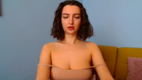 Snapshot of sweet_baby_miranda_ chatting on 09/14/25, 07:07 Miranda online show from 09/14/25, 07:07