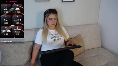 Bella Valery online show from 10/23/25, 09:46