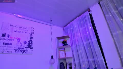 Snapshot of sweet_bellaa_ chatting on 07/30/26, 01:59 Bella online show from 07/30/26, 01:59