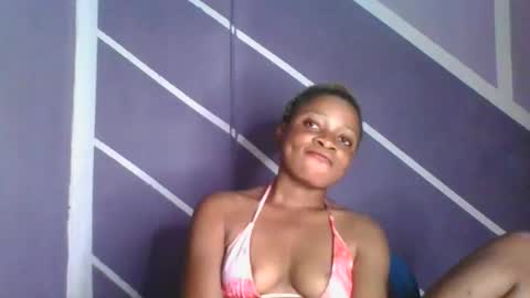 Snapshot of sweet_berry31 chatting on 10/05/25, 11:24 baby girl online show from 10/05/25, 11:24