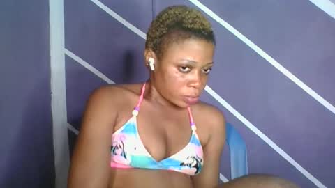 Snapshot of sweet_berry31 chatting on 10/13/25, 12:54 baby girl online show from 10/13/25, 12:54