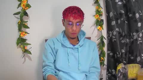 sweet_boy2224 online show from 11/14/25, 10:40