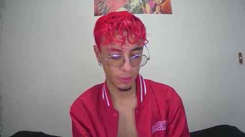 sweet_boy2224 online show from 11/26/25, 09:16