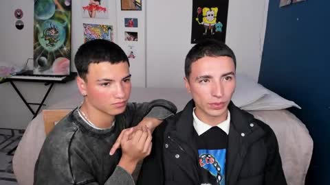 Snapshot of sweet_boys_xx chatting on 12/18/24, 05:15 CristianBrayan PVT OPEN online show from 12/18/24, 05:15