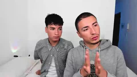 Snapshot of sweet_boys_xx chatting on 10/24/25, 11:28 CristianBrayan PVT OPEN online show from 10/24/25, 11:28