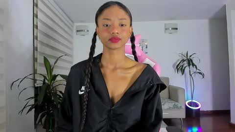 sweet_brunette88 online show from 01/08/25, 01:00