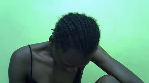 sweet_candie01 online show from 12/16/25, 03:06