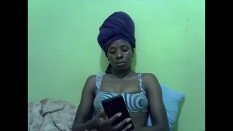 sweet_candie01 online show from 01/19/26, 04:27