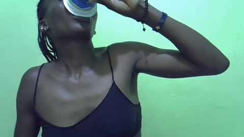 sweet_candie01 online show from 02/13/26, 12:12