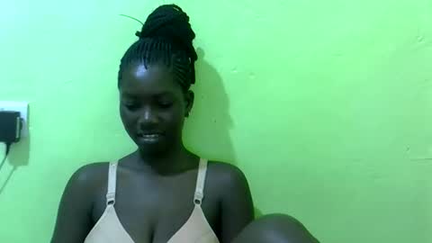 sweet_cherie1 online show from 02/05/26, 07:46