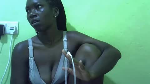 sweet_cherie1 online show from 03/16/26, 08:07