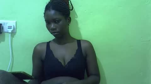 sweet_cherie1 online show from 04/23/26, 08:13