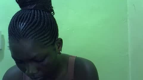 sweet_cherie1 online show from 06/01/26, 07:21