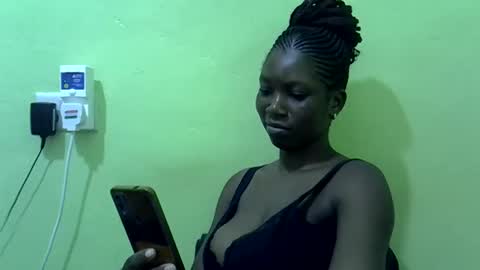 sweet_cherie1 online show from 06/05/26, 06:52