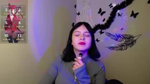 Snapshot of sweet_cherryg chatting on 02/10/25, 01:33 Ivy online show from 02/10/25, 01:33