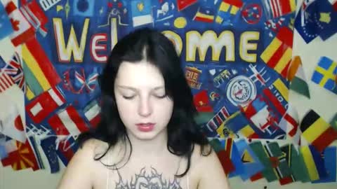 Snapshot of sweet_cherryg chatting on 10/01/25, 12:22 Ivy online show from 10/01/25, 12:22