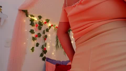 Snapshot of sweet_chloe6 chatting on 12/18/24, 06:14 Chloe online show from 12/18/24, 06:14