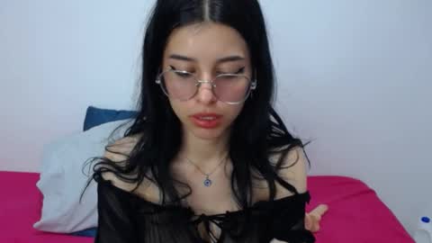 Snapshot of sweet_cloe444 chatting on 05/09/26, 03:23 sweet_cloe444 online show from 05/09/26, 03:23
