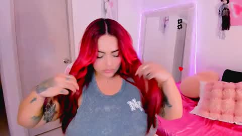 Snapshot of sweet_doll_ chatting on 10/20/25, 01:39 Dulce ONLYFANS jessica78784405 online show from 10/20/25, 01:39