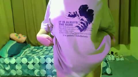 Snapshot of sweet_echa chatting on 12/14/25, 12:10 Echa online show from 12/14/25, 12:10