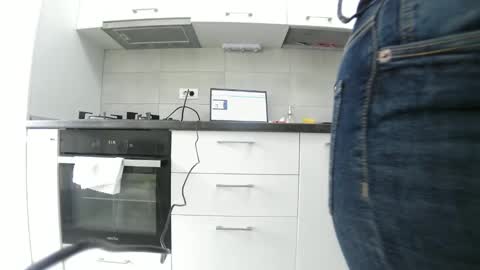           online show from 03/11/25, 09:45