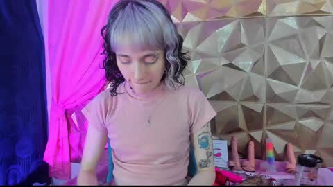  emmili  online show from 01/25/25, 12:16